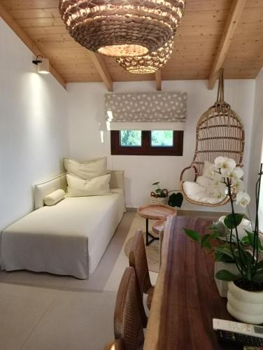 Agia Kiriaki Apartment | Amaryllis Luxury Suite