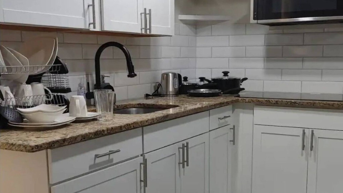 North Brunswick House | Amazing non smoking double bed apartment.