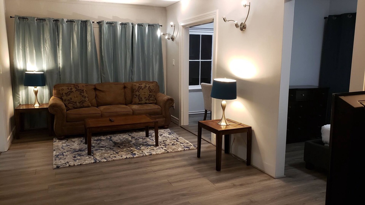 Beverly Grove Apartment | Amazing 1 bedroom by Melrose Ave Central location