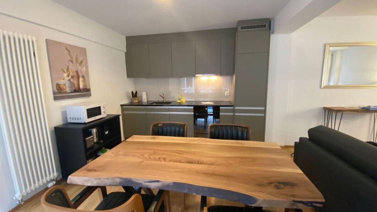 Sihlfeld Apartment | Amazing 1BR flat in the city center (West 8)