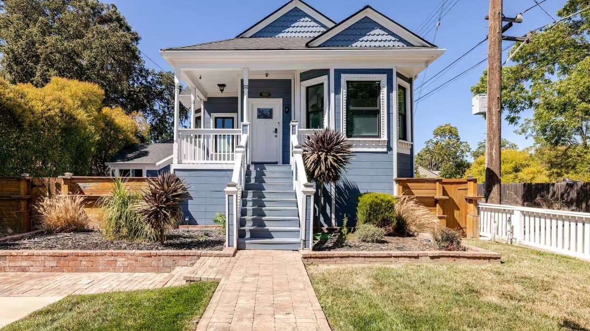 Southeastern Sacramento House | Amazing 2-bedroom house : Walking Distance to UC Davis Hospital and Midtown