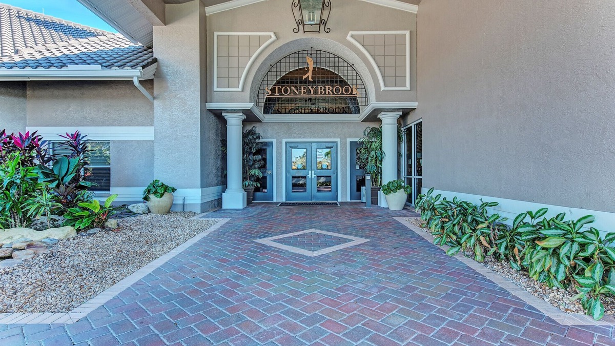 Palmer Ranch Condo | Amazing 2 bedroom unit located on golf course near Siesta Key Beaches