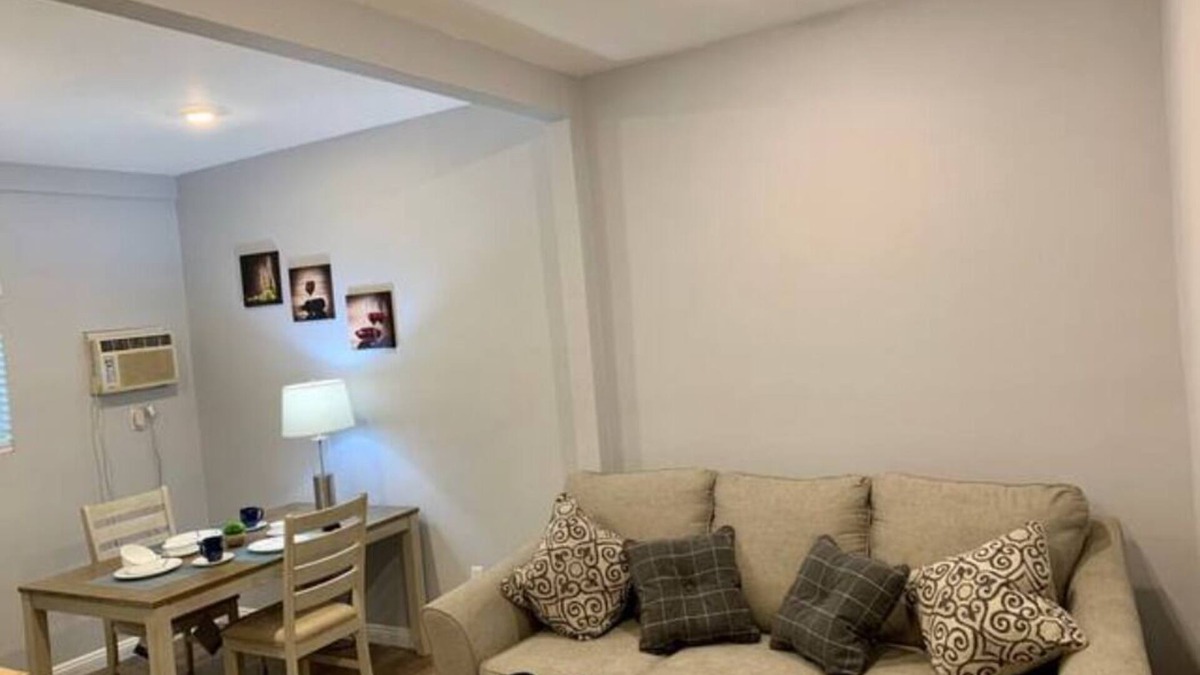 Pico - Robertson Apartment | Amazing 2 car garage located in pico and Robertson