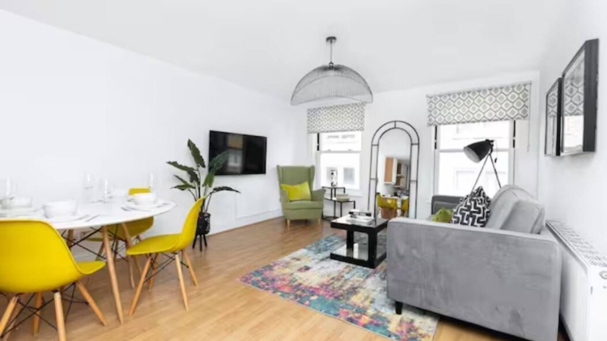 Spitalfields Apartment | Amazing 2BR Flat, 3 min Shoreditch High Street