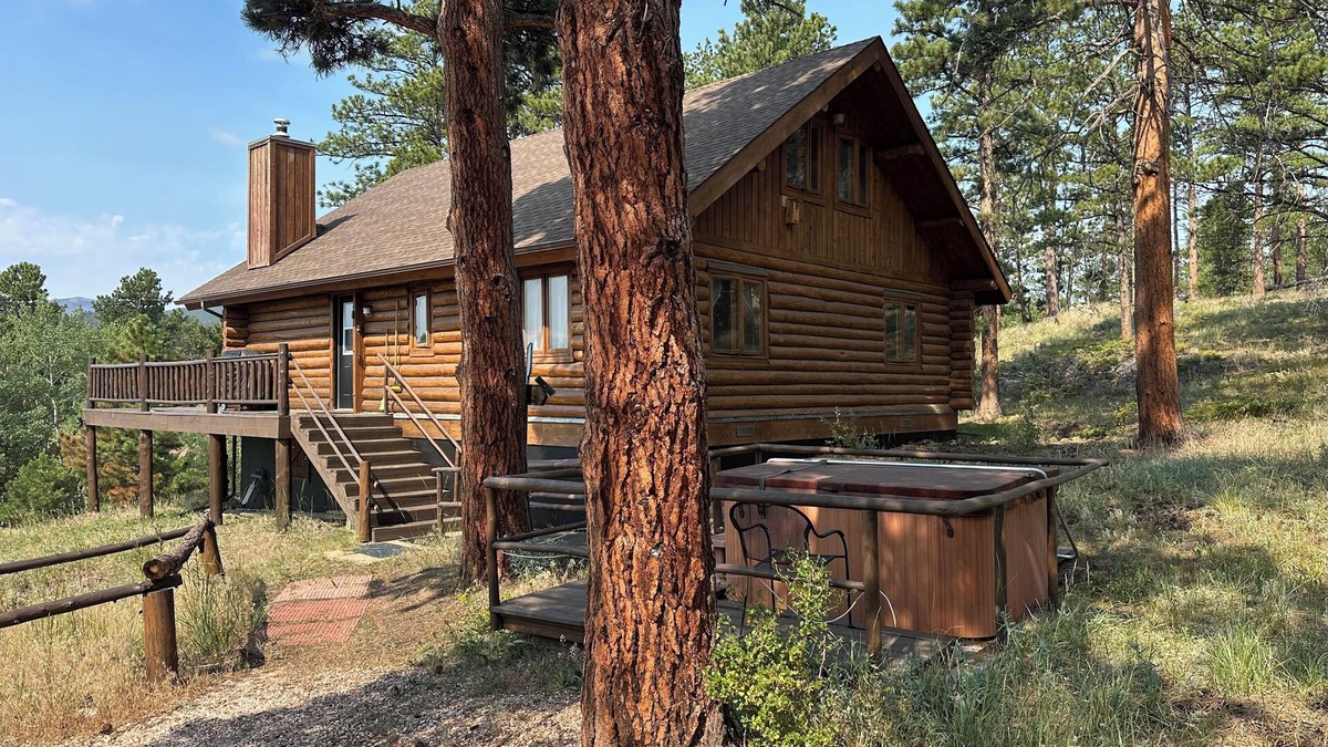 Red Feather Lakes Cabin | Amazing 3-bedroom cabin in Red Feather Lakes - Rustic Rendezvous