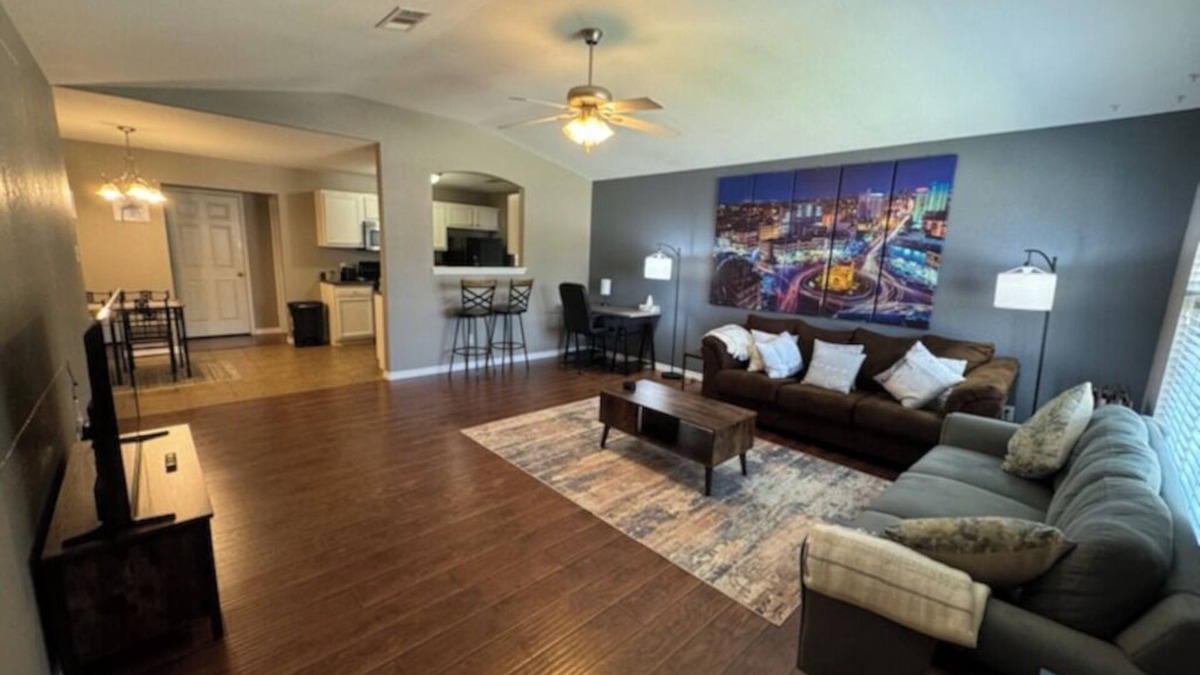 Fort Smith House | Amazing 3-bedroom home with 2 full baths. Spacious fenced backyard. WiFi present