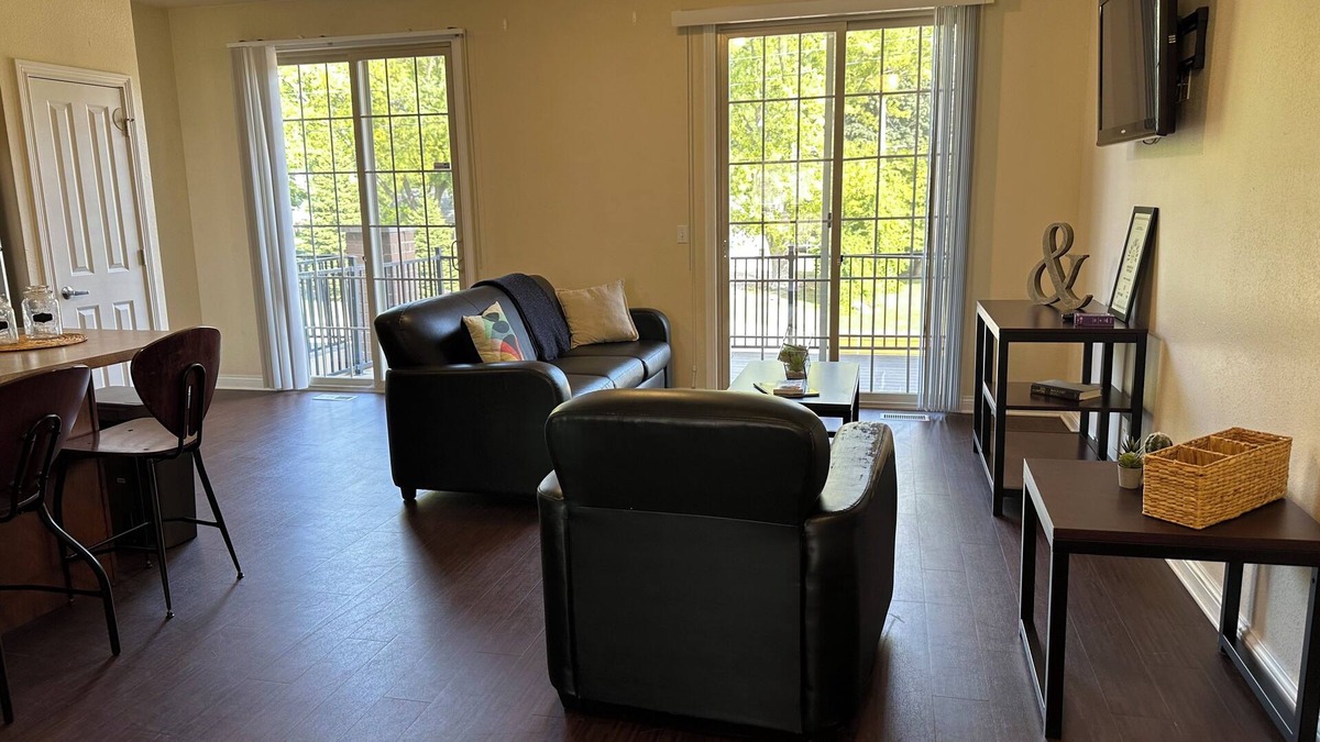 Notre Dame House | Amazing 4-bedroom townhome to celebrate football season steps from Notre Dame