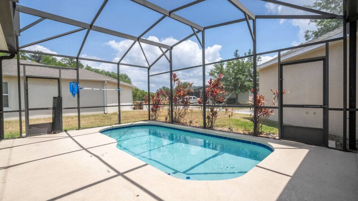 Trafalgar Village House | Amazing 4Bd Home Pool & BBQ Grill Trafalgar Resort
