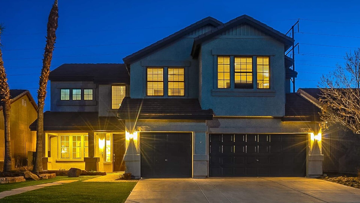 McCullough Hills House | Amazing 5 Bed/4 Bath Residence with Pool/Spa