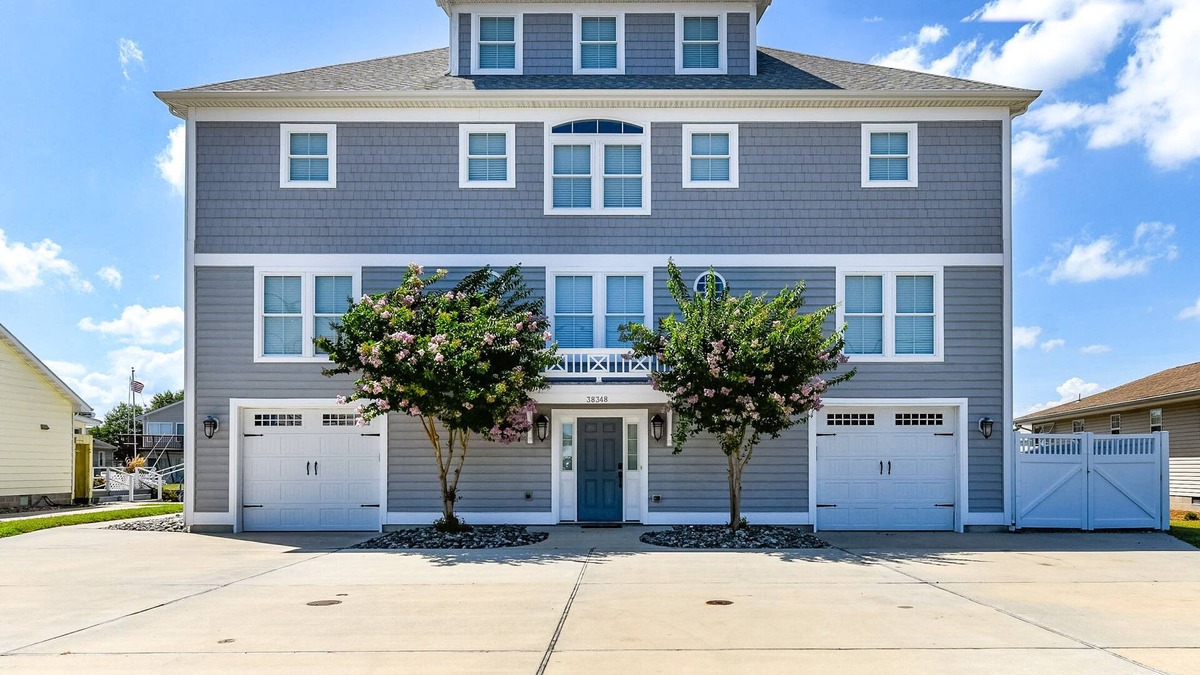 Keen-Wik On the Bay House | Amazing 5BR 6.5BA Home with a Private Pool, Ready for Making Family Memories!