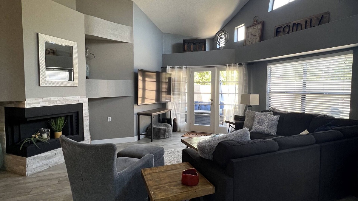 Falconpoint House | AMAZING AHWATUKEE LOCATION! MOUNTAIN VIEWS! SUPER CLEAN UPDATED HOUSE!