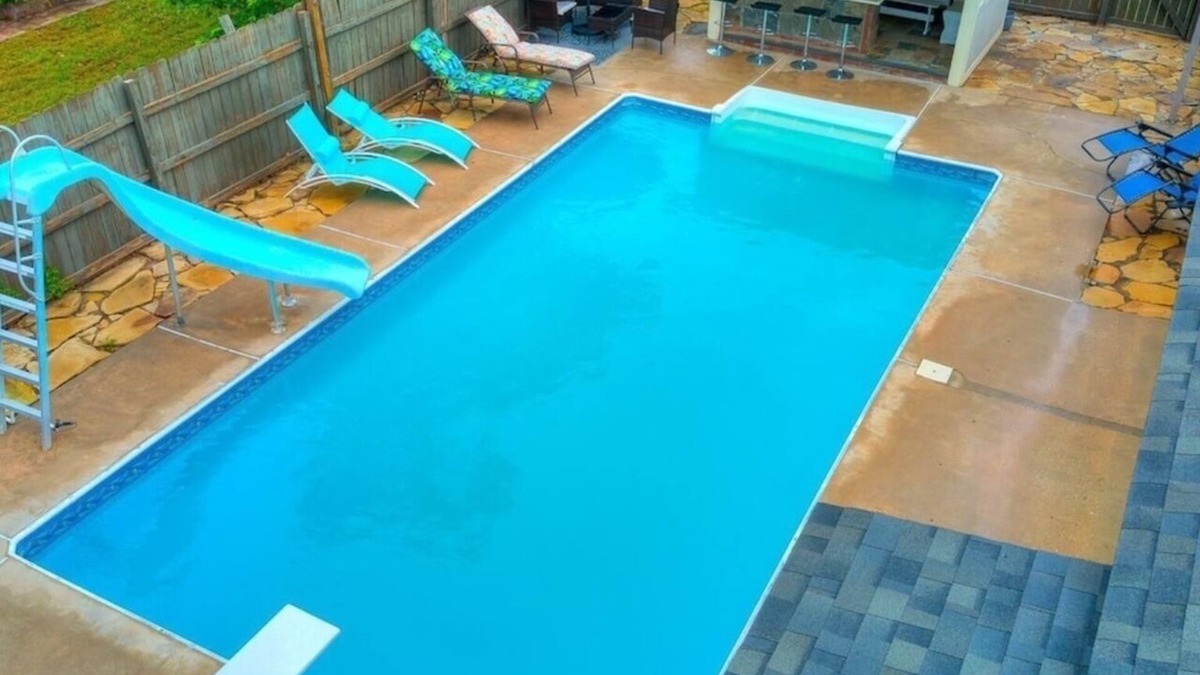 Oklahoma City House | Amazing Amelia King size beds and Pool