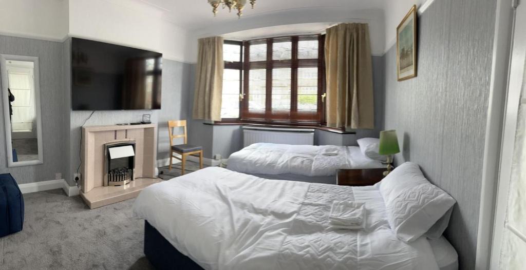 Lee Green House | Amazing and Romantic O2 Arena 4 Bedrooms House free parking