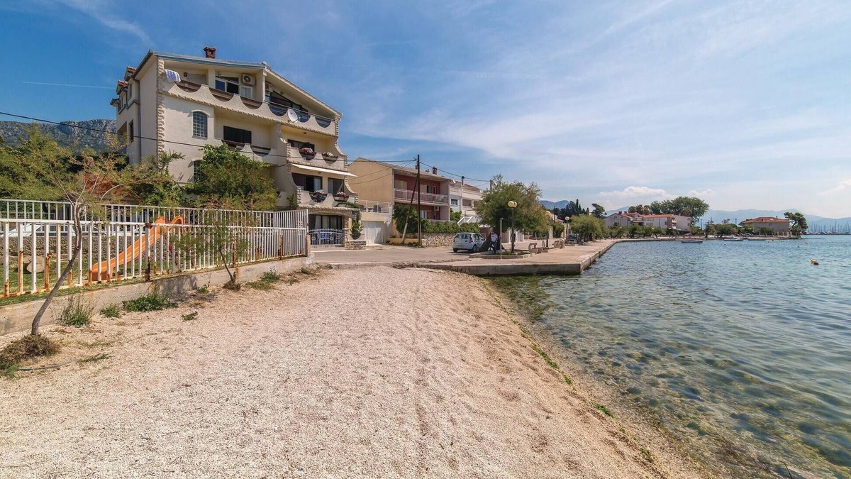 Kastel Kambelovac Apartment | Amazing apartment in Kastel Kambelovac