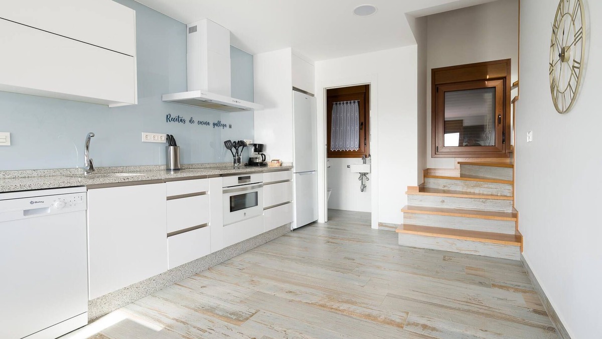 Tabagon Apartment | Amazing apartment in O Rosal with kitchen