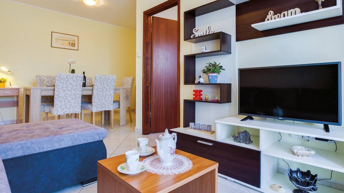 Zbandaj Apartment | Amazing apartment in Porec with kitchen