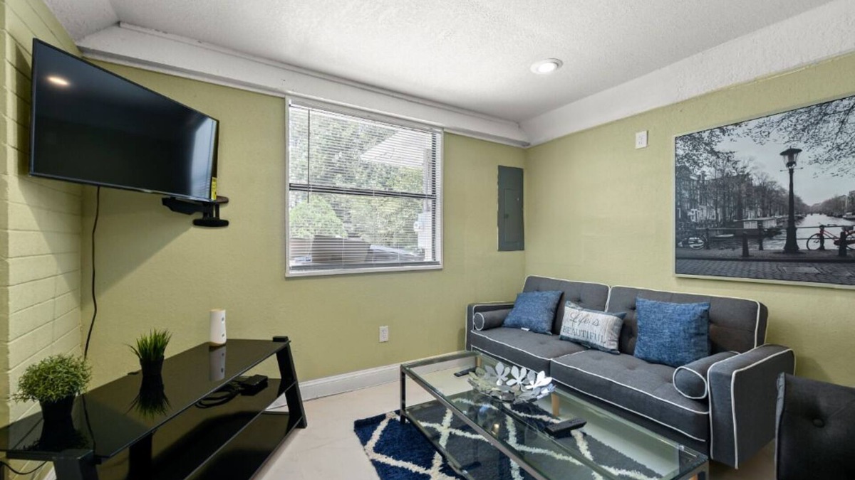 Englewood Apartment | Amazing Apartment !