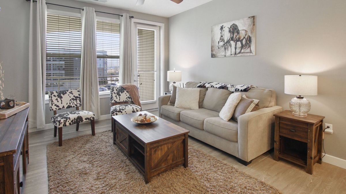 Draper Apartment | Amazing Apartment With a Hot Tub!