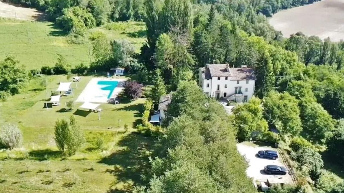 Montone Apartment | Amazing apartments with pool and private restaurant