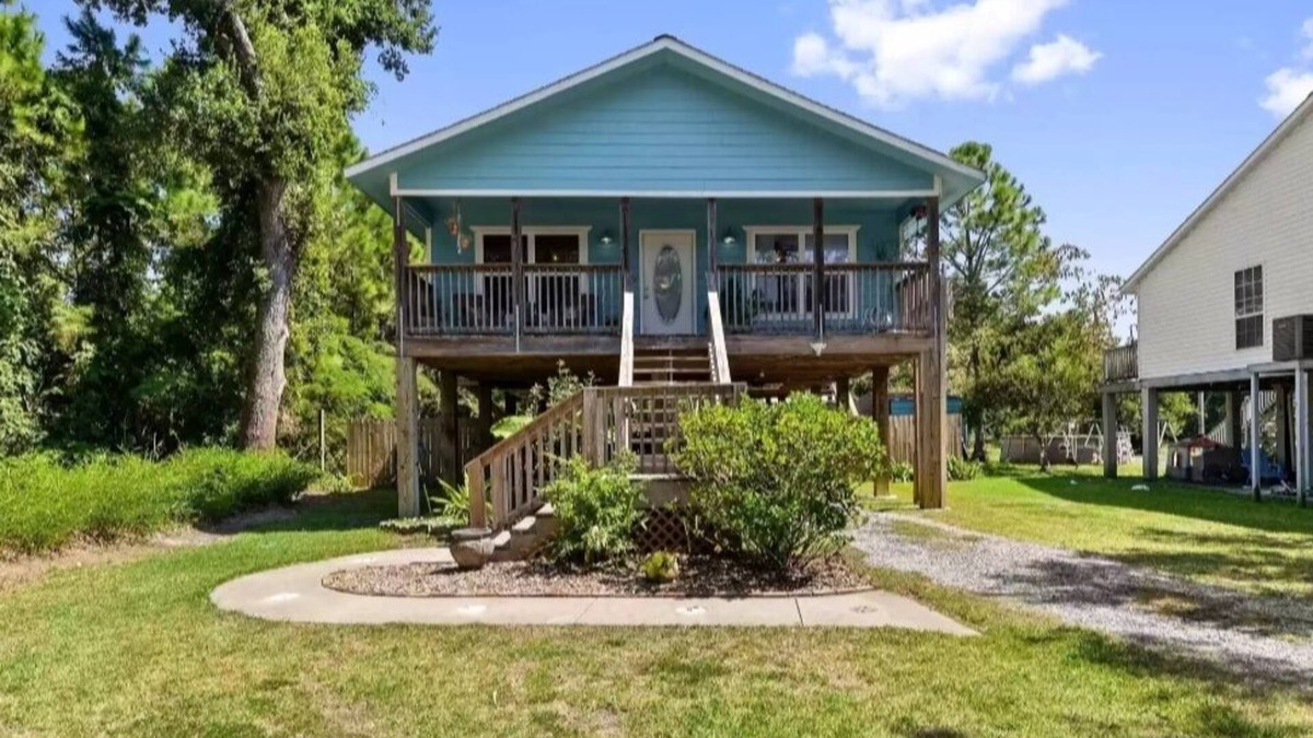 Henderson Point House | Amazing Beach Cottage