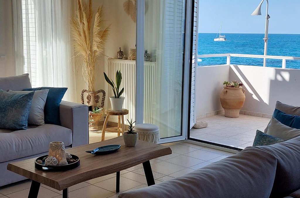 Hersonissos Centre Apartment | Amazing Beachfront Apartment in Hersonissos