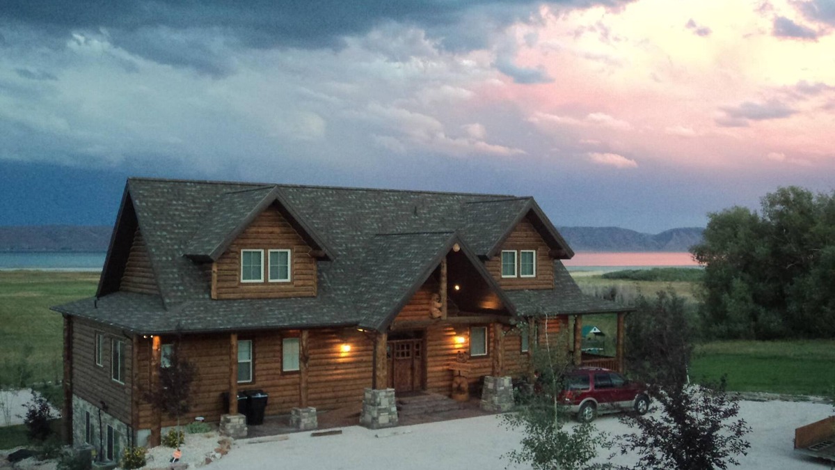 St. Charles Cabin | Amazing Beachfront Lodge at Bear Lake w/theater