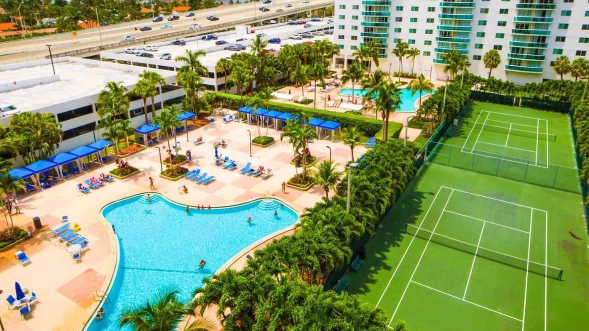 Sunny Isles Beach Apartment | Amazing Condo 3 min to the Beach