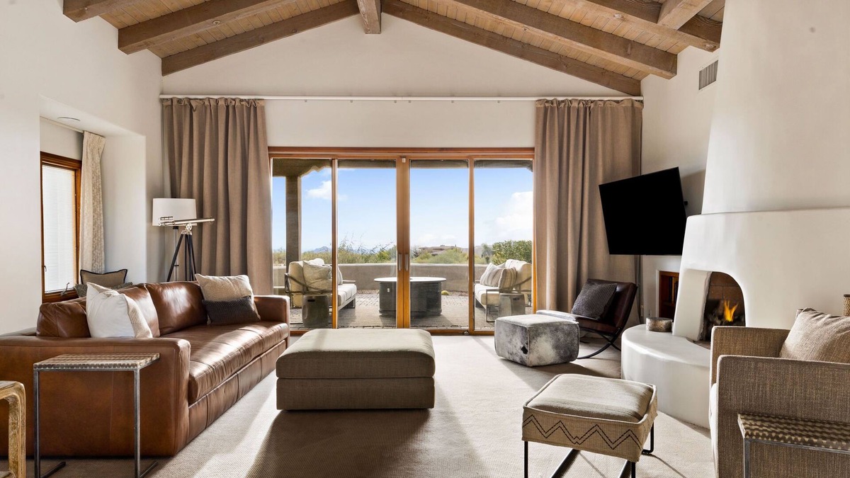 Desert Mountain House | Amazing Desert Mountain Retreat 4300sq ft