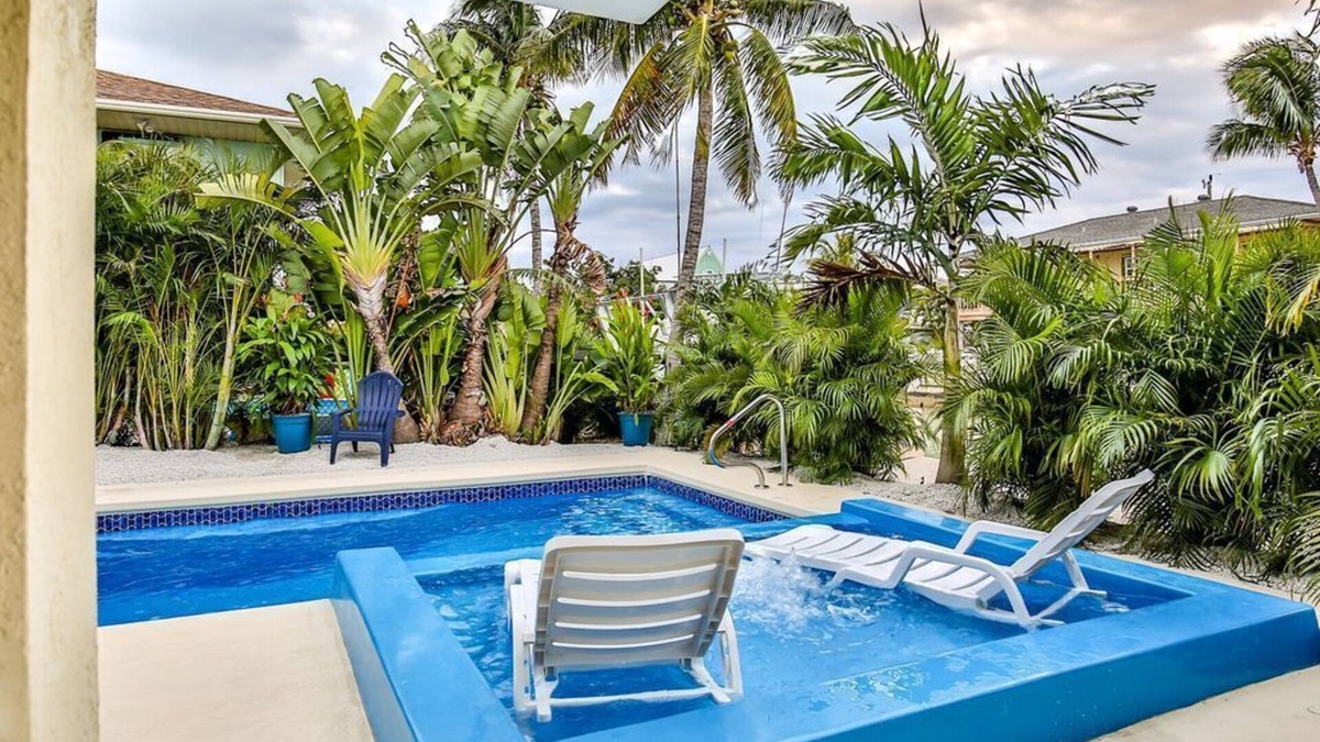 Marathon House | Amazing - Don't miss this 3 Bed 2 BA with Pool & Hot Tub!