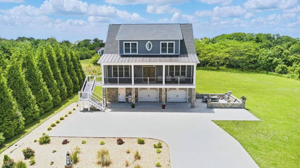 Sharps House | Amazing Dunnsville River House With Great Views and Sunrises, Peaceful Setting.