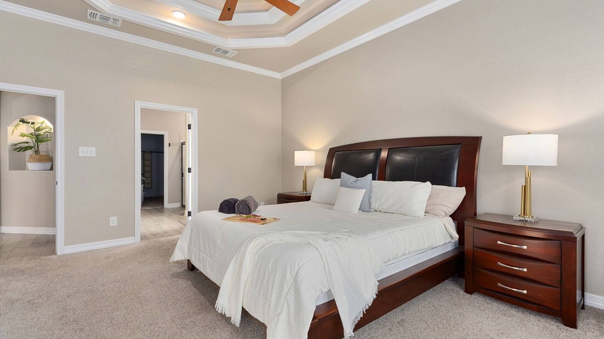 Killeen House | Amazing Entertaining Home! Perfect For Large Families, Groups, Workers and Soldi