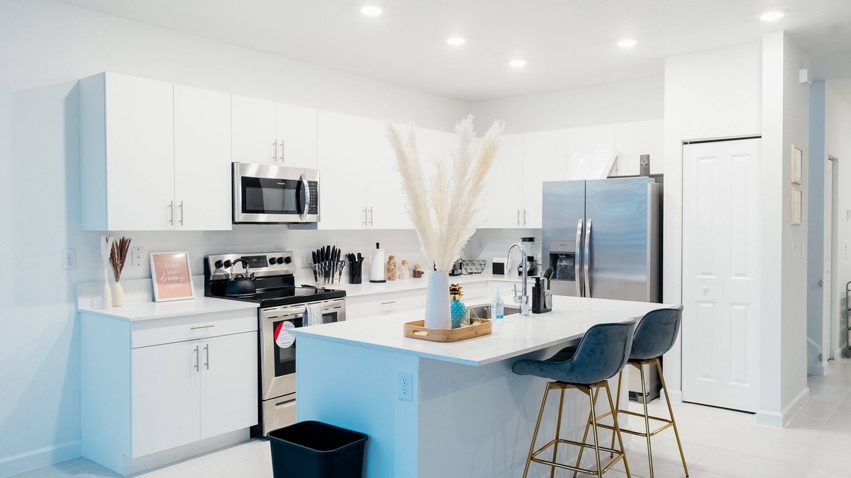 Richmond West House | Amazing Family 🏡 with PRIVATE POOL!
