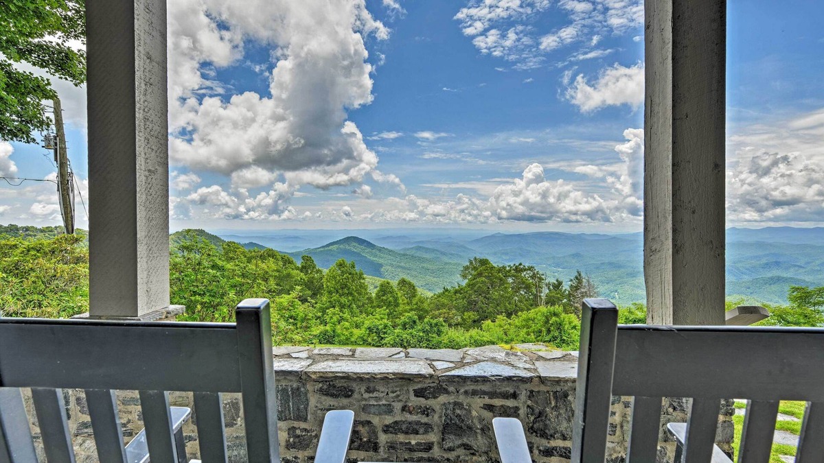 Blowing Rock House | Amazing Historic Home w/Stunning Mountain Views!