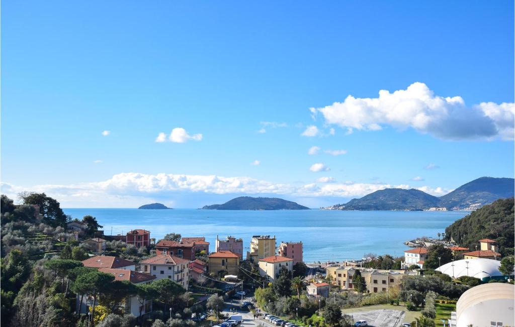 Santo Stefano di Magra House | Amazing Home In Santo Stefano Magra