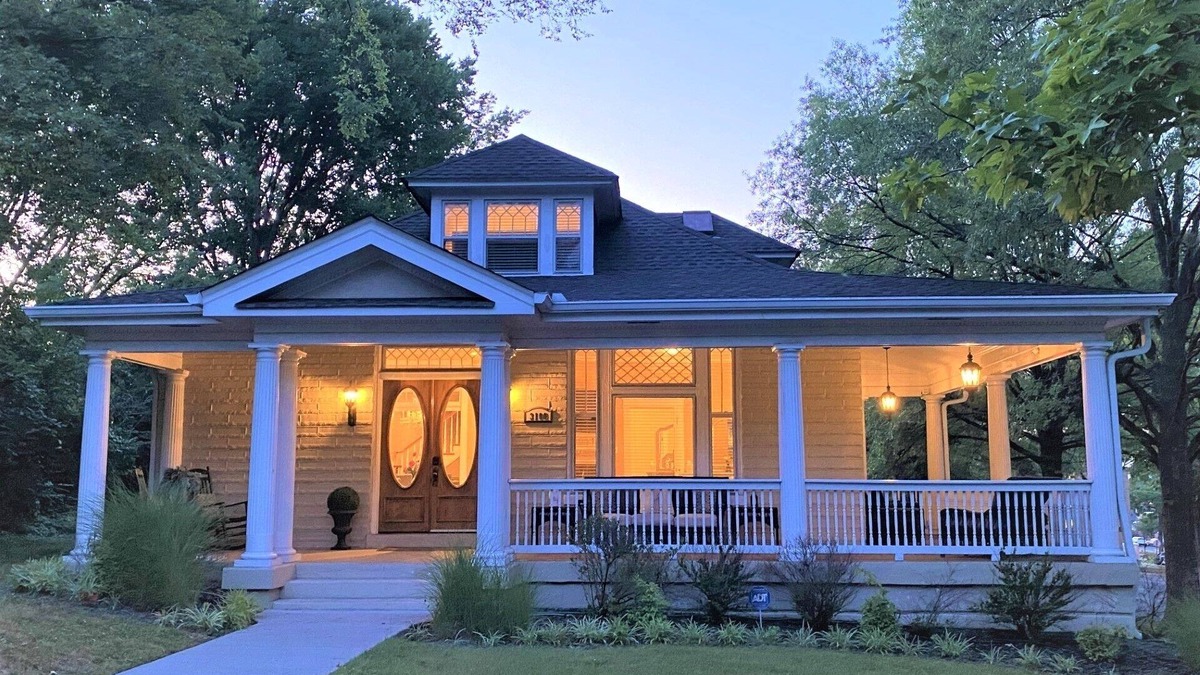 Midtown House | Amazing Home & Area - Close to Downtown Nashville! Family & Group Friendly!