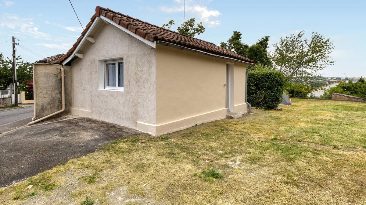 Ruelle-sur-Touvre House | Amazing home in Ruelle-sur-Touvre