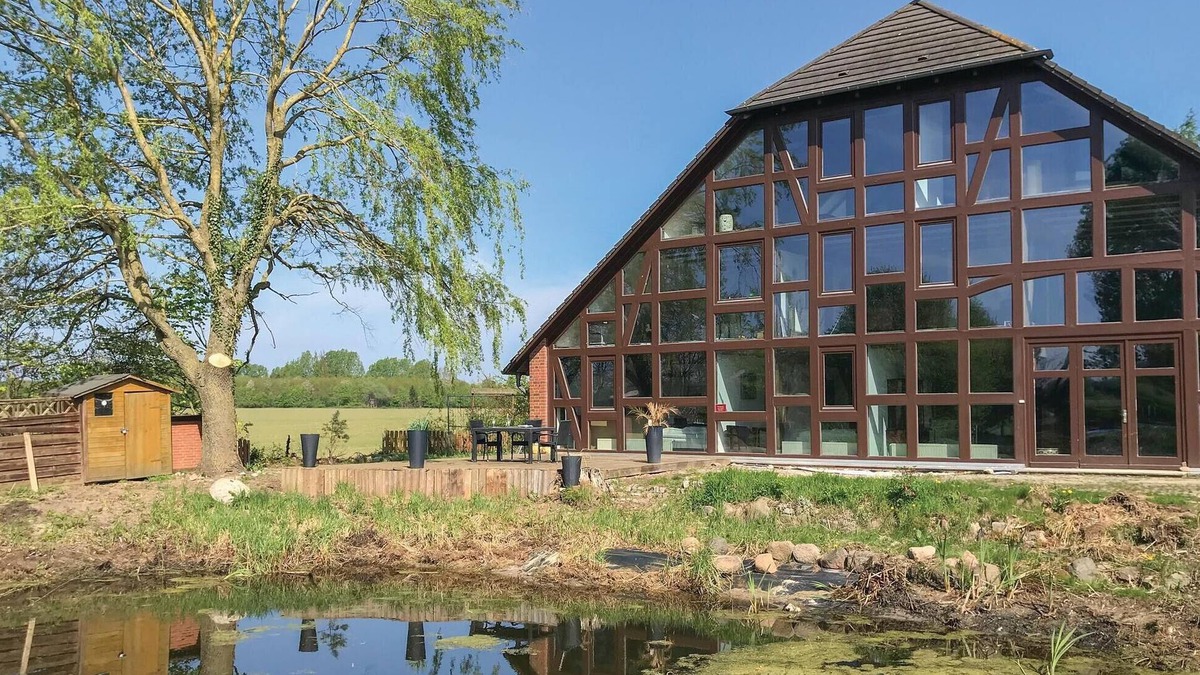 Dragun House | Amazing home in Dragun with sauna