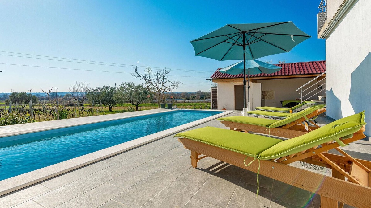 Galovac House | Amazing home in Galovac