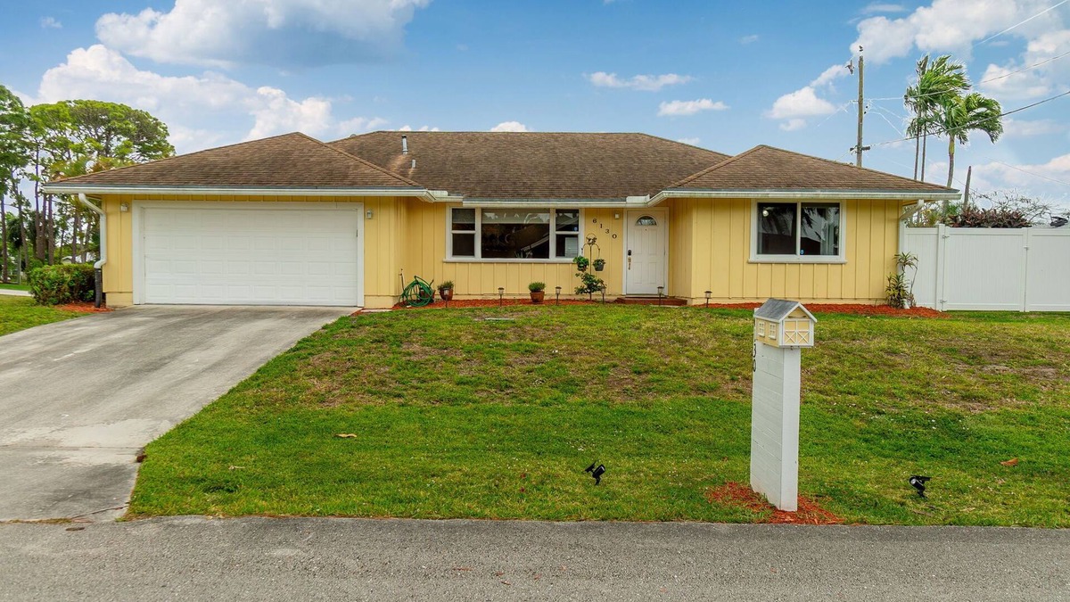 North Palm Beach Heights House | Amazing home in Jupiter, Florida! Enjoy proximity to Abacoa and 95, PBG and WPB!