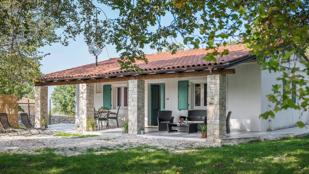 Brajkovici House | Amazing home in Kanfanar with kitchen