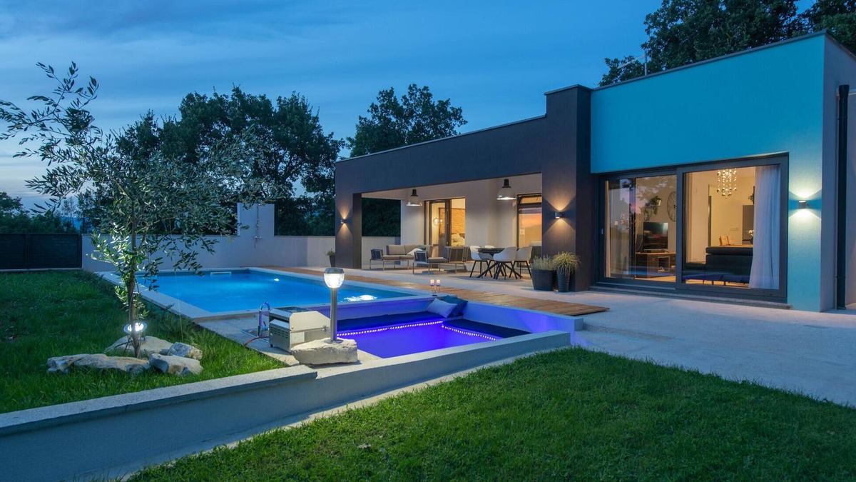 Boljevici House | Amazing home in Krsan with sauna