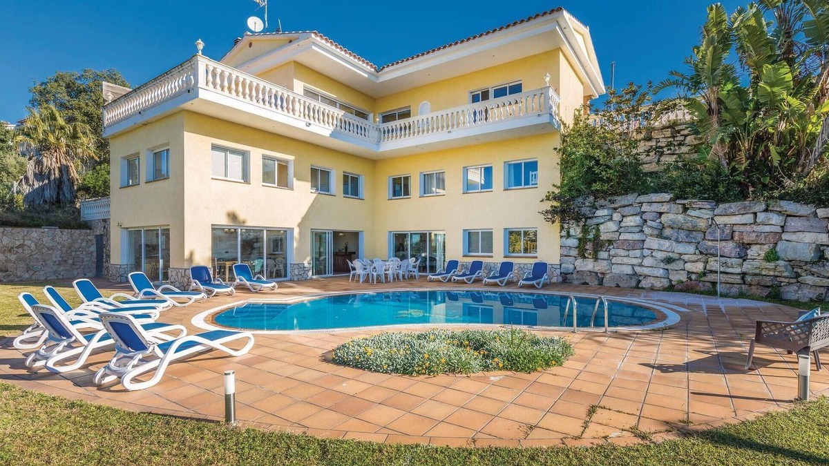 Canyelles House | Amazing home in Lloret de Mar with WiFi