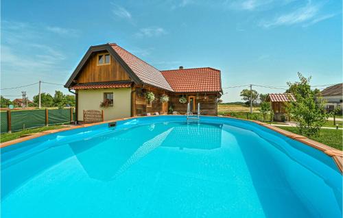 Vrbovec House | Amazing Home In Lonjica With Wifi