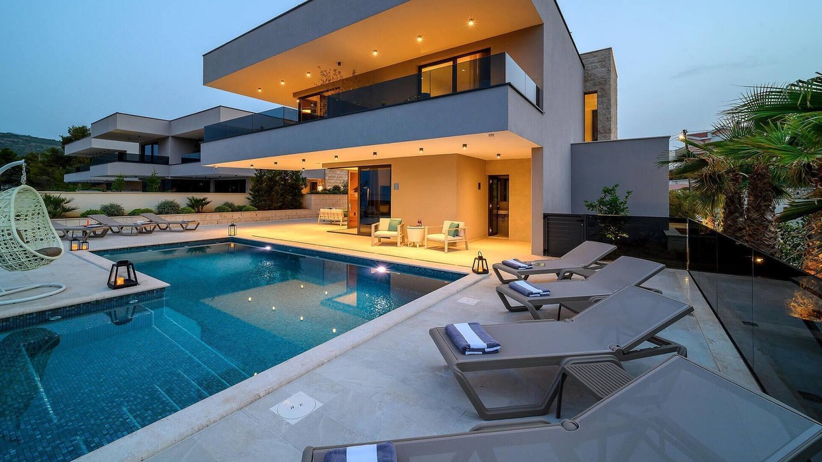 Marina House | Amazing home in Marina with sauna