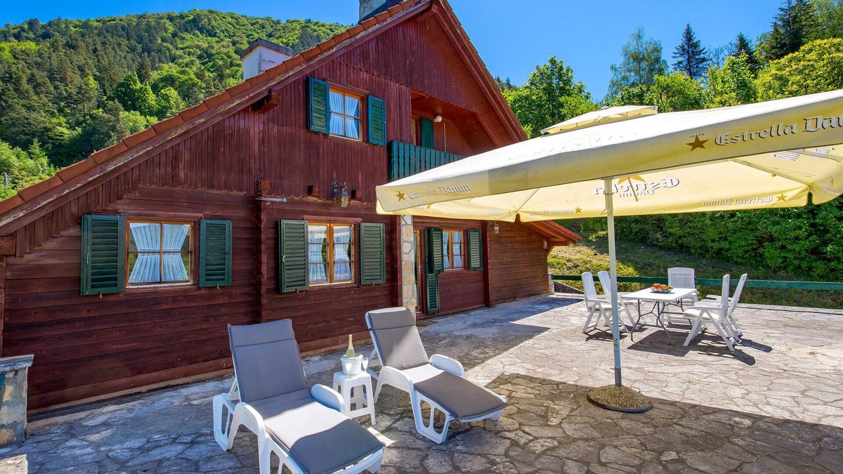 Brod Moravice House | Amazing home in Podstene