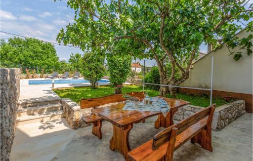 Polje House | Amazing Home In Polje With Wifi