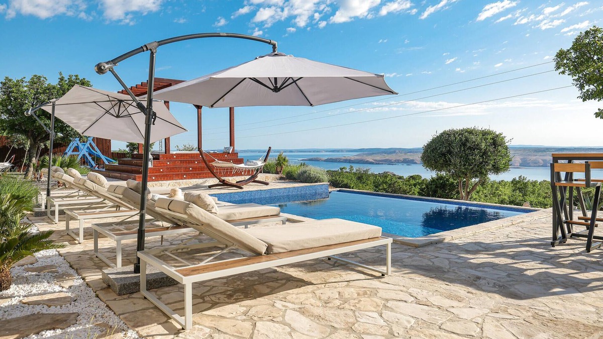 Senj House | Amazing home in Stinica