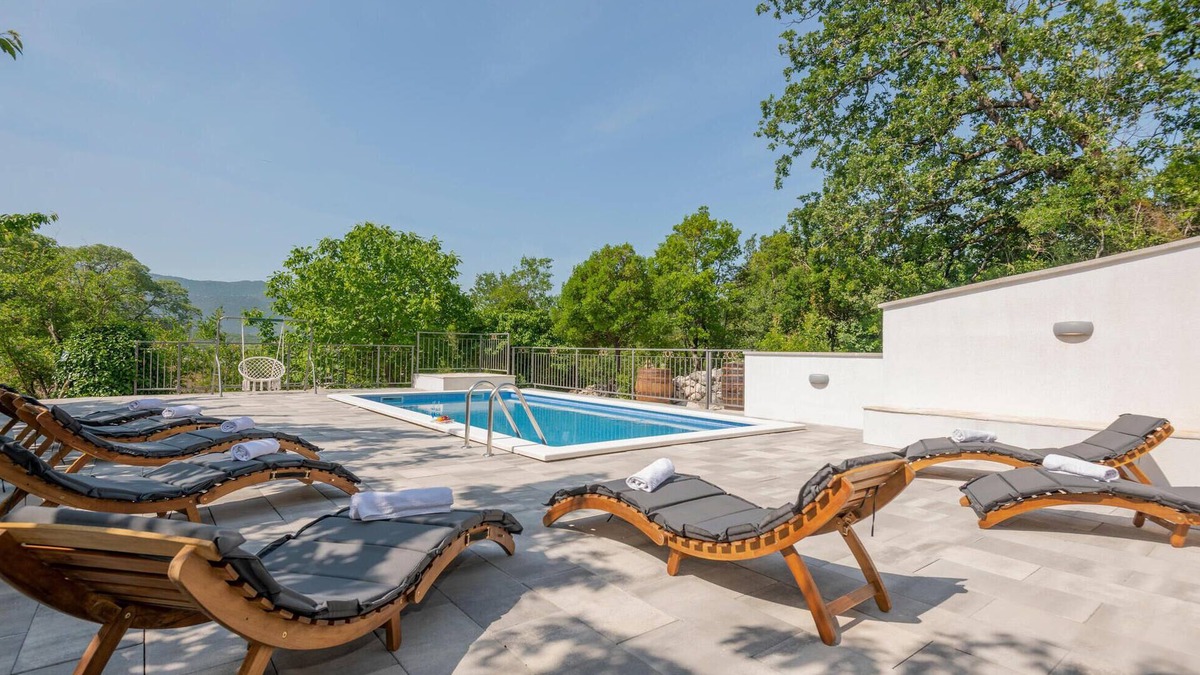 Vrgorac House | Amazing home in Vrgorac with WiFi