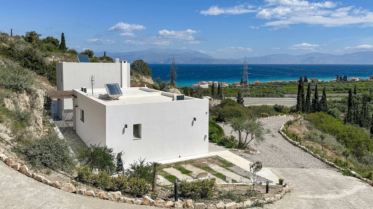 Evrostina House | Amazing home in Xylokastro with WiFi