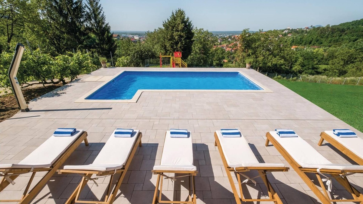 Zagreb House | Amazing Home in Zagreb With Outdoor Swimming Pool, Wifi and Outdoor Swimming Pool